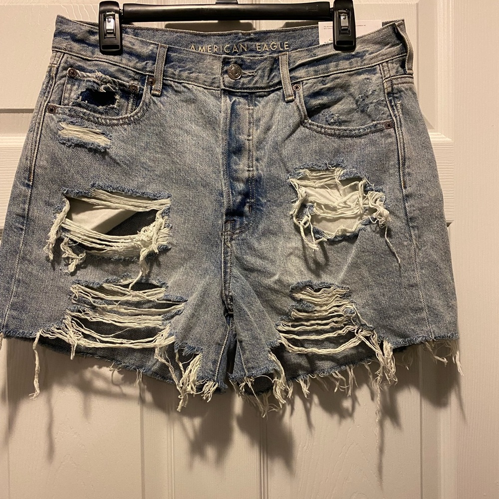 American Eagle 90s boyfriend shorts mid-length - size 10